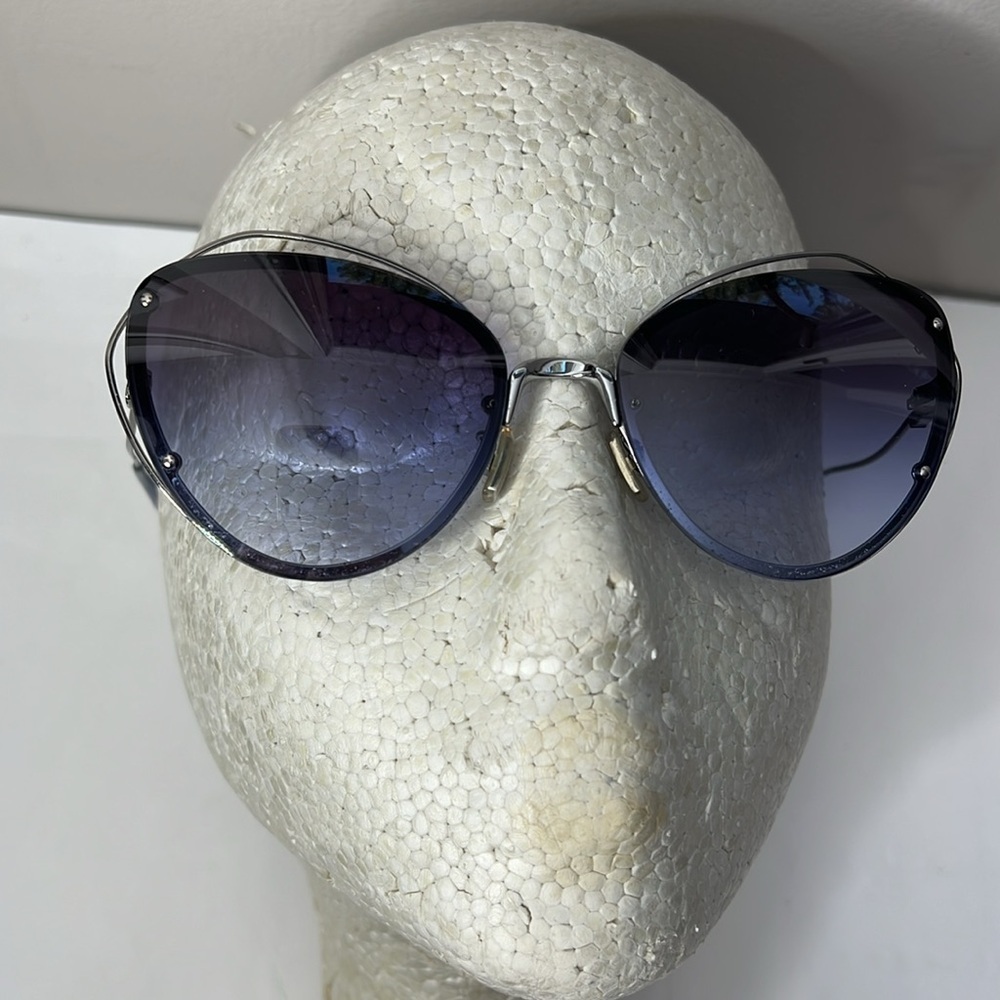 Coach Blue Grey HC 7086 90044Q Gunmetal Sunglasses with Case - Picture 4 of 13